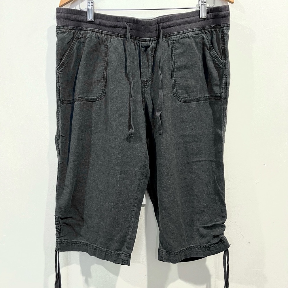 Women’s St John’s Bay Linen capris